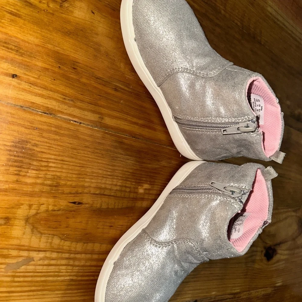 Stride Rite Sparkly Silver Kids Shoes with Pink Lining